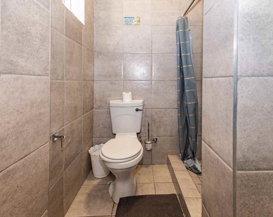 To Let 2 Bedroom Property for Rent in Oakdale Western Cape